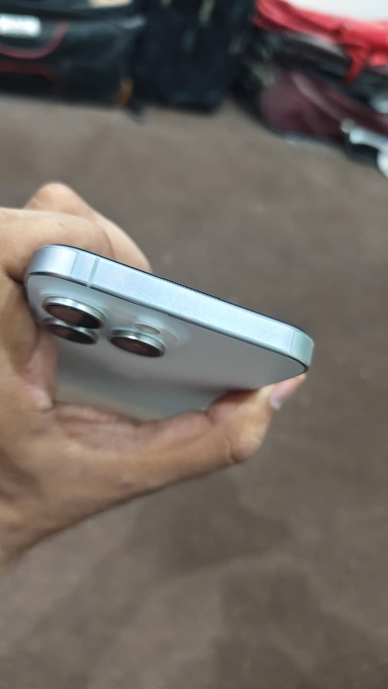 Apple iPhone 15 Pro Max 4