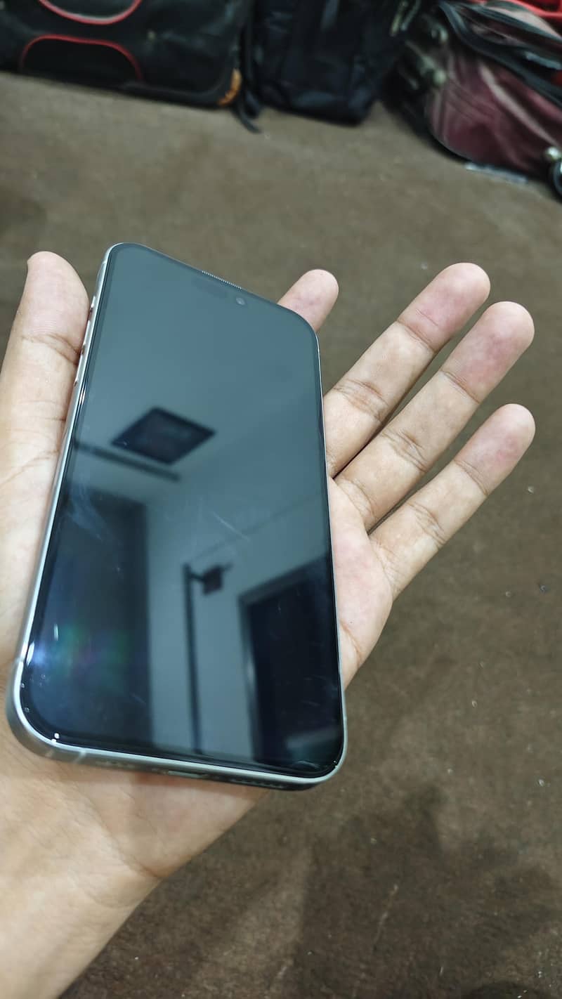 Apple iPhone 15 Pro Max 5
