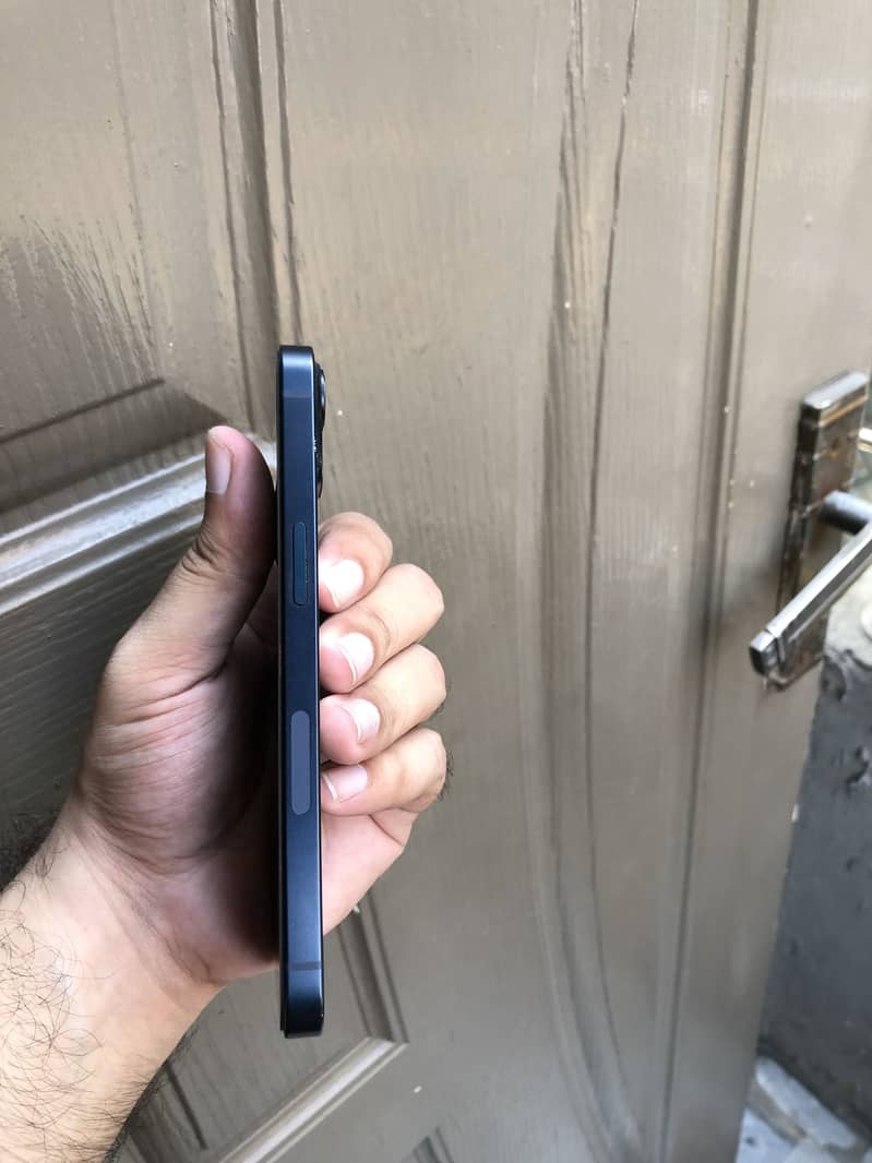 Apple iPhone 13 1