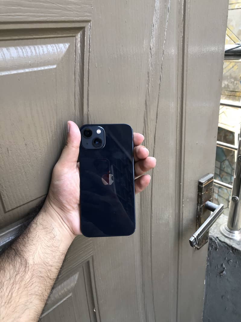 Apple iPhone 13 5