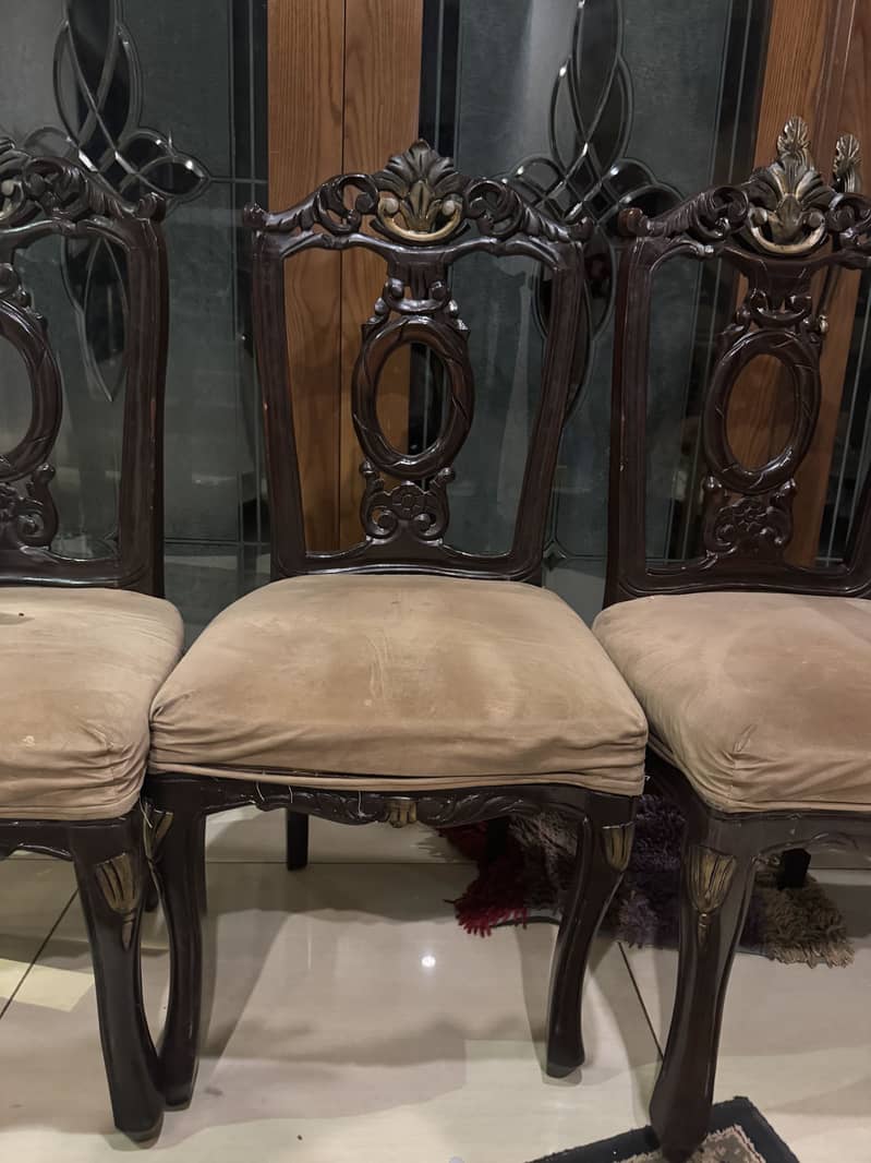 8 Dining Chairs 3