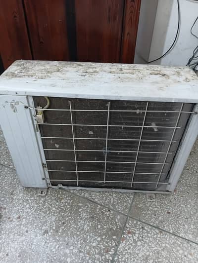 Gree Split AC With Compressor