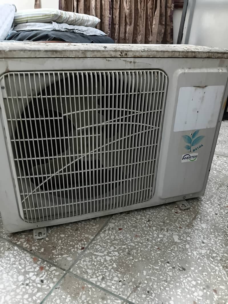 Gree Split AC With Compressor 1