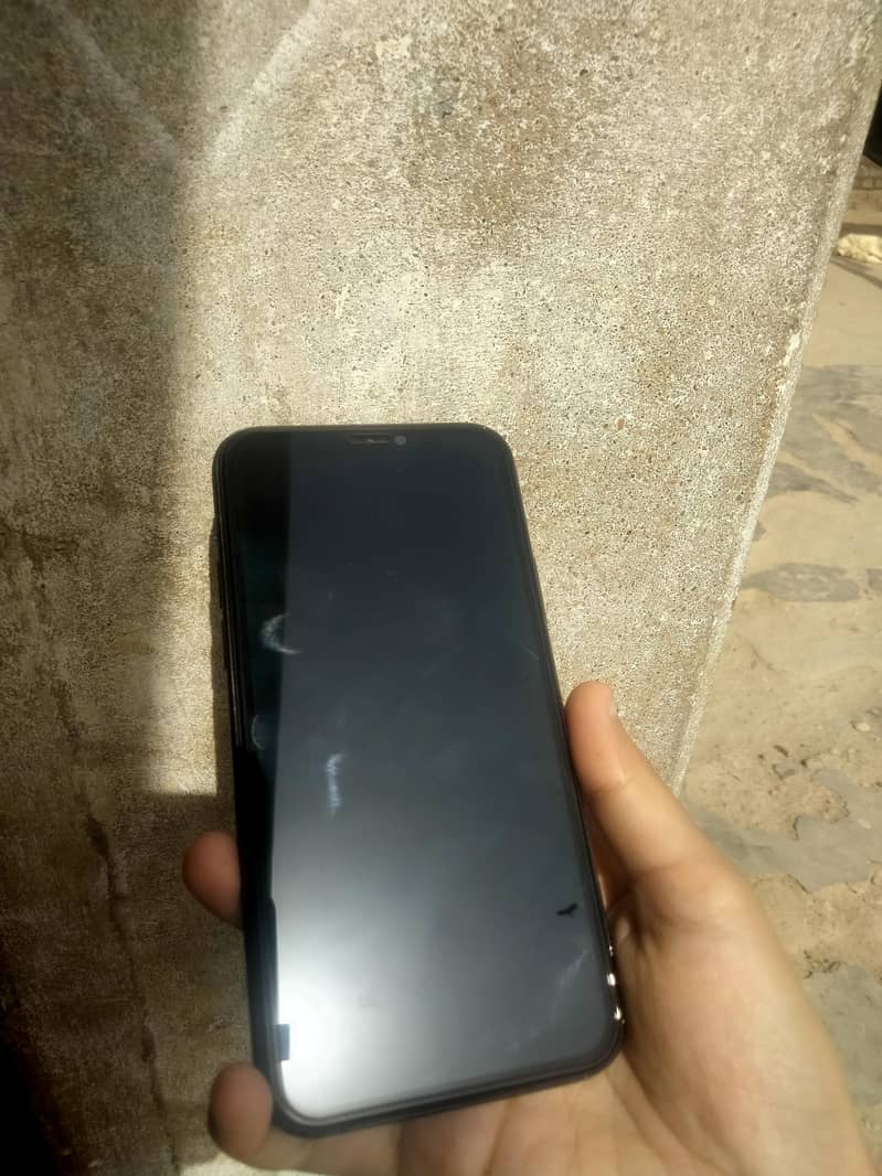 Apple iPhone 11 Pro 2