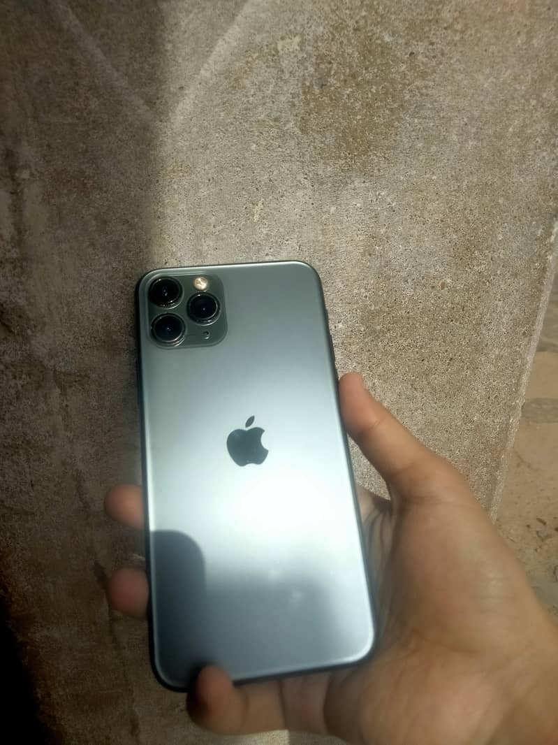 Apple iPhone 11 Pro 3