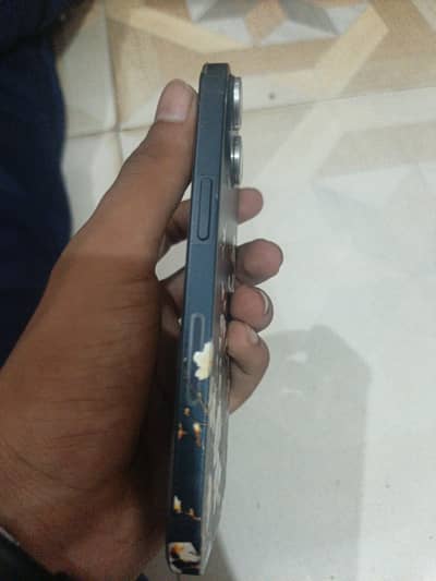 Apple iPhone 14