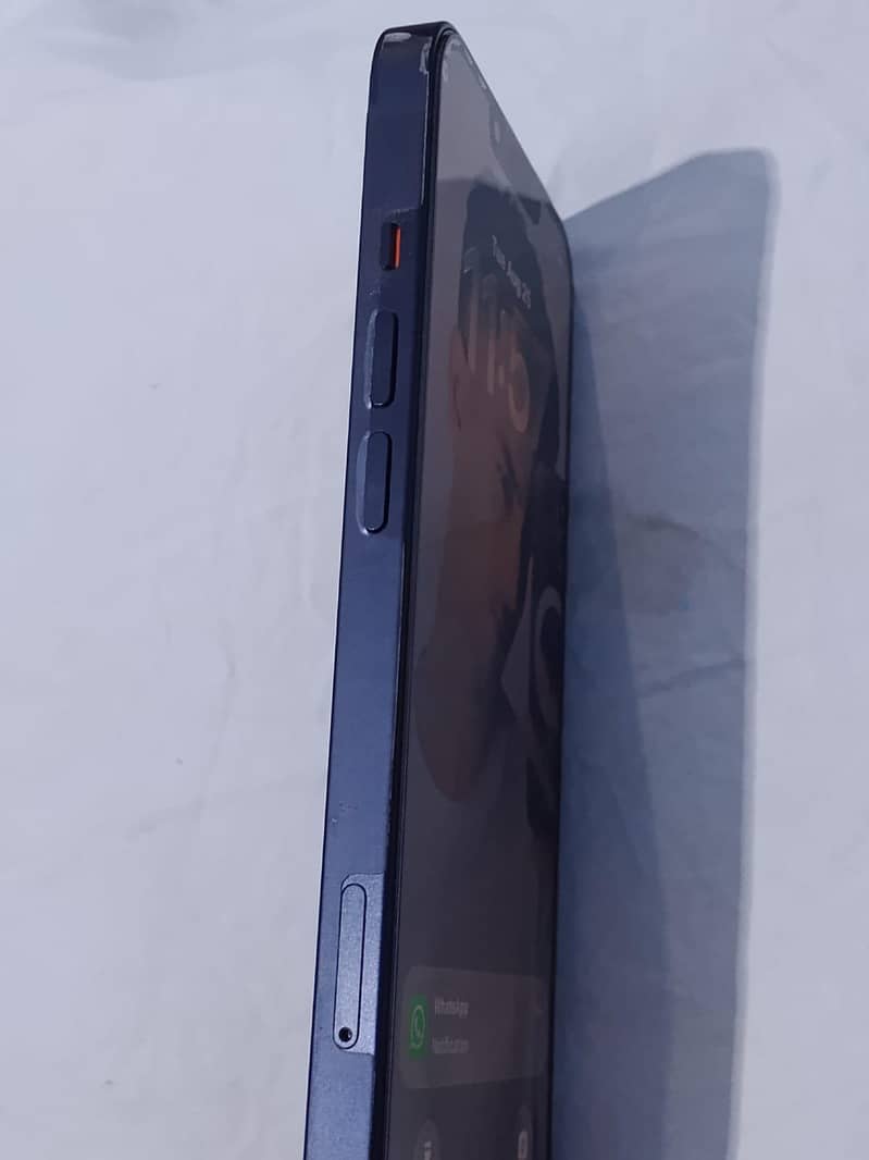 Apple iPhone 13 2