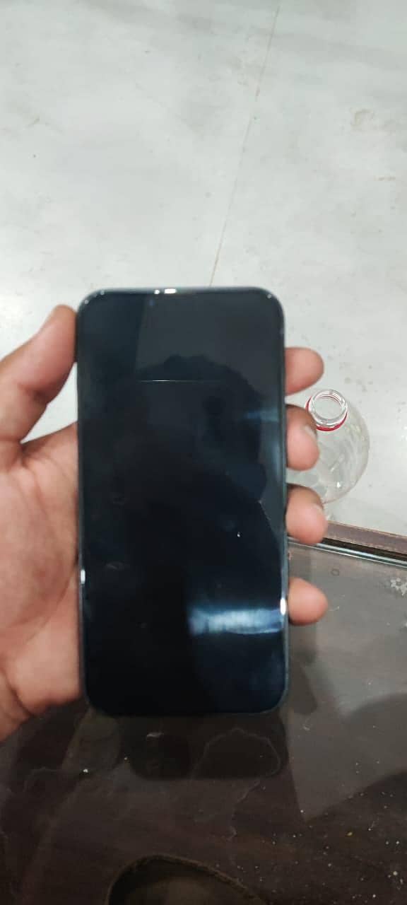 iPhone 13 3