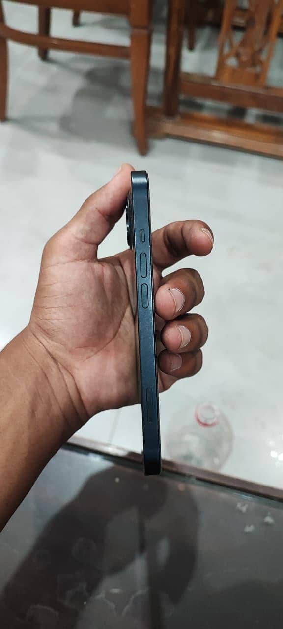 iPhone 13 5