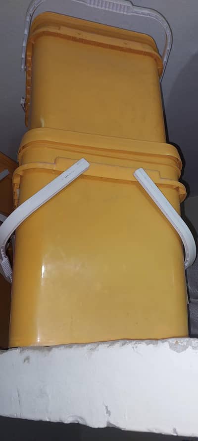 Plastic bucket
