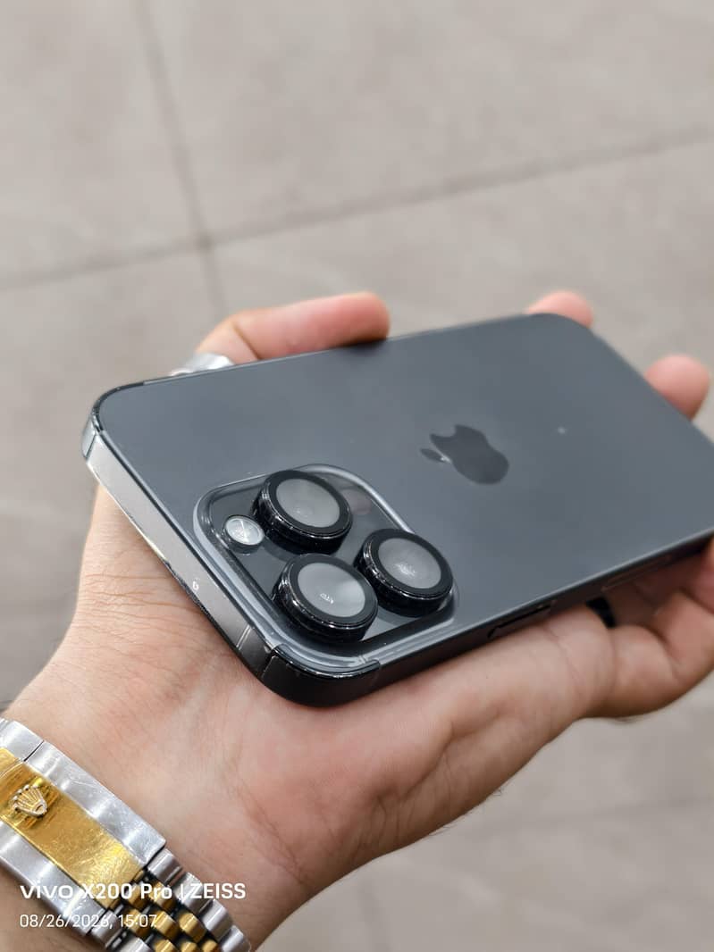 Apple iPhone 14 Pro 2