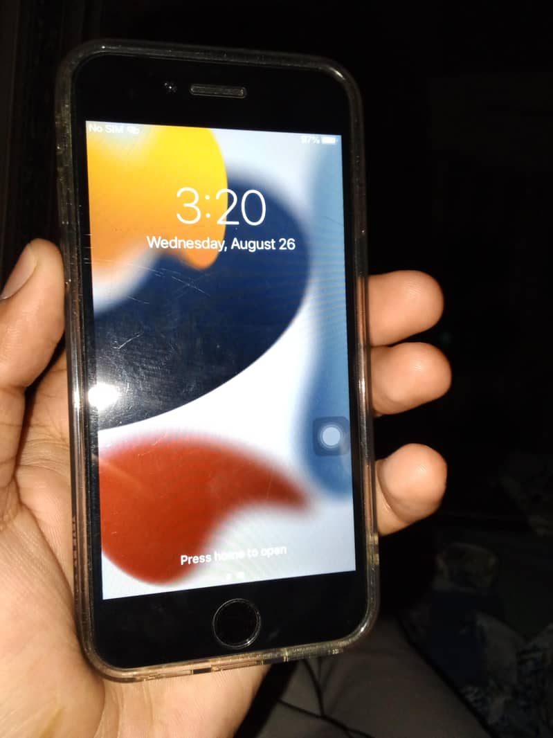 Apple iPhone 7 0