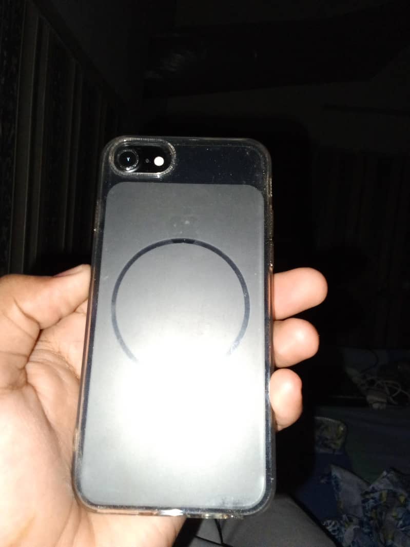 Apple iPhone 7 1