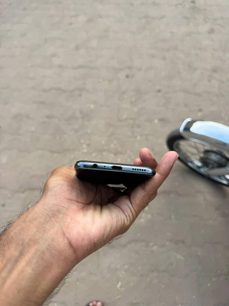Vivo V21e 4