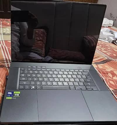 Asus ROG Zephyrus G16 rtx 4070 Ram 32 1TB Full box