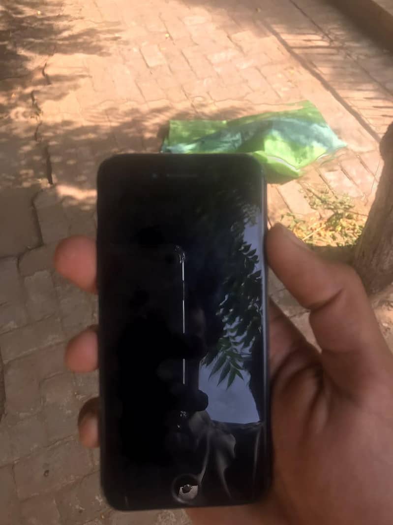 Apple iPhone 7 4