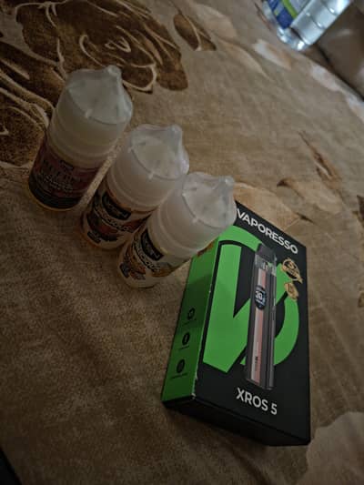 Vaporesso Xros 5 with 2 extra flavors