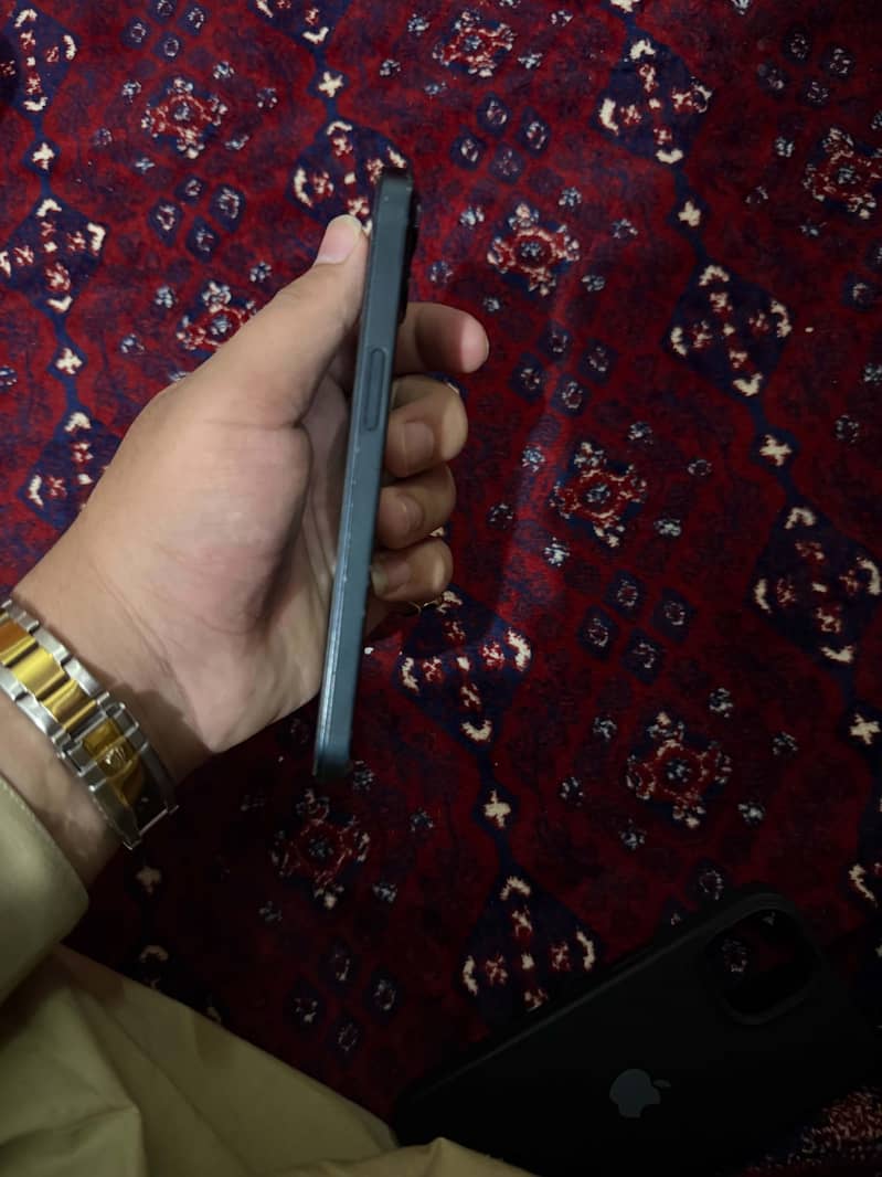 Apple iPhone 13 4