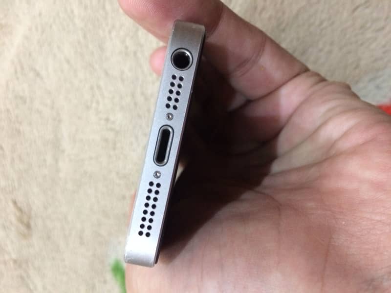 Apple iPhone SE 4