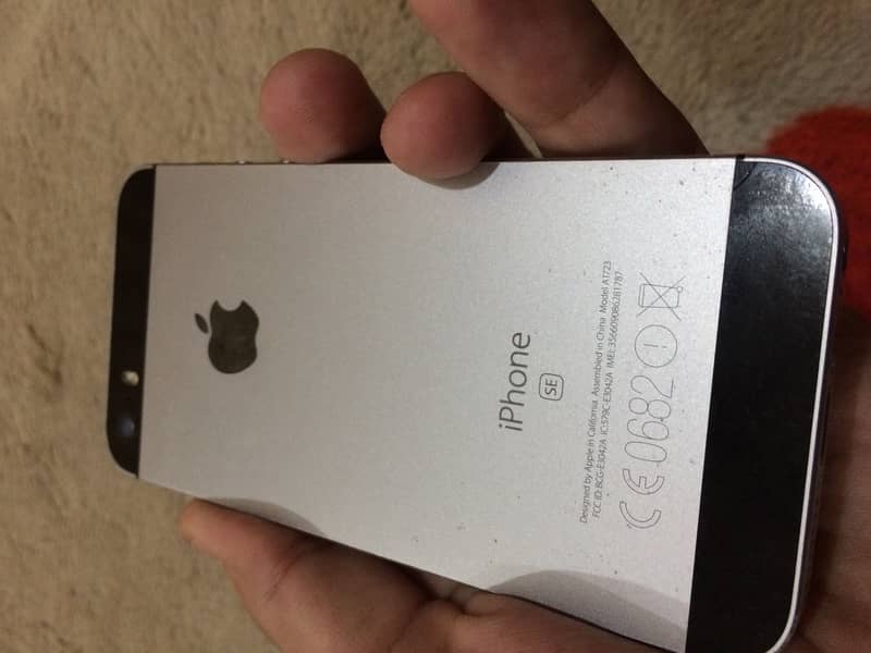 Apple iPhone SE 12