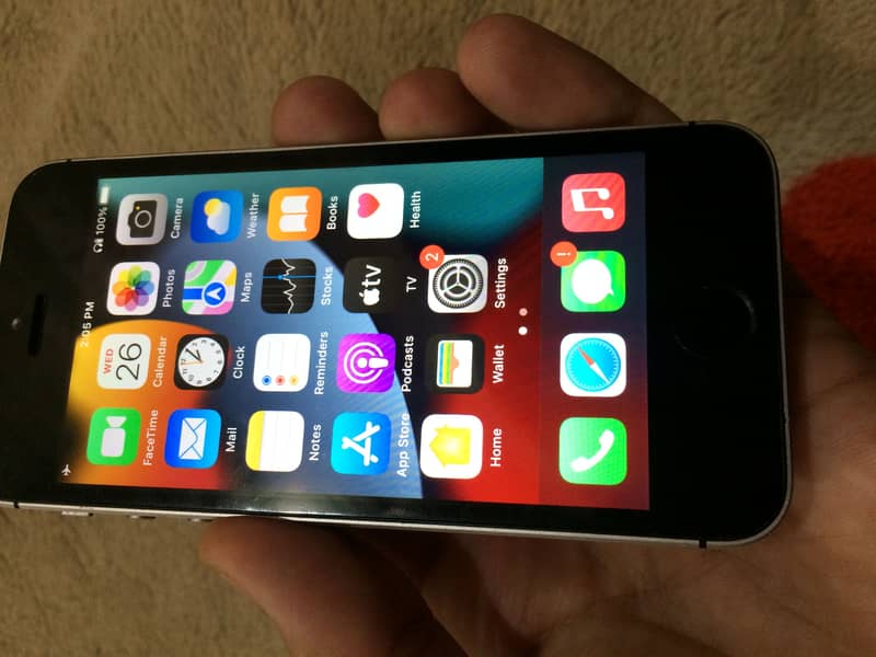 Apple iPhone SE 13