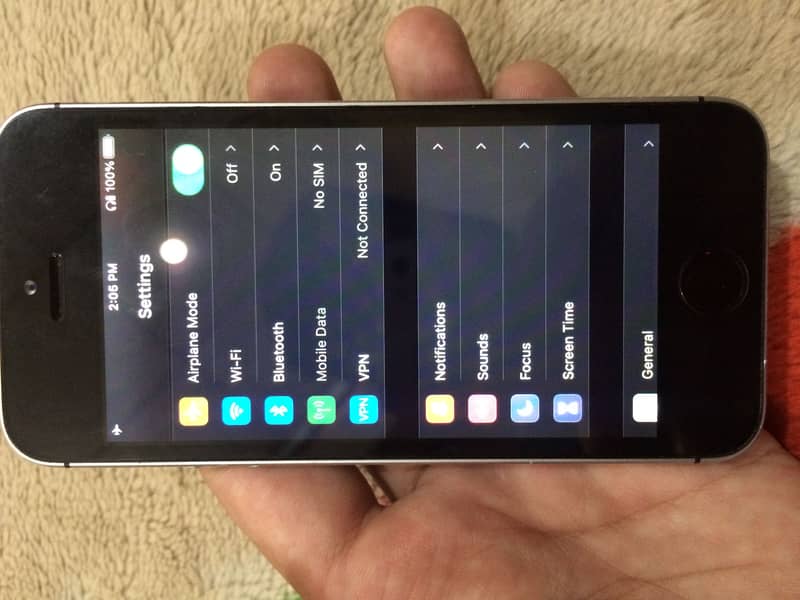 Apple iPhone SE 16