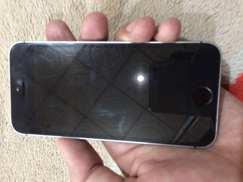Apple iPhone SE 18
