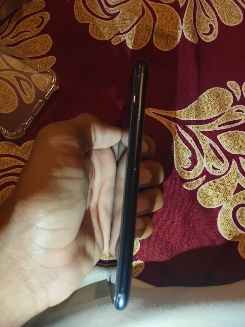 Apple iPhone 7 2