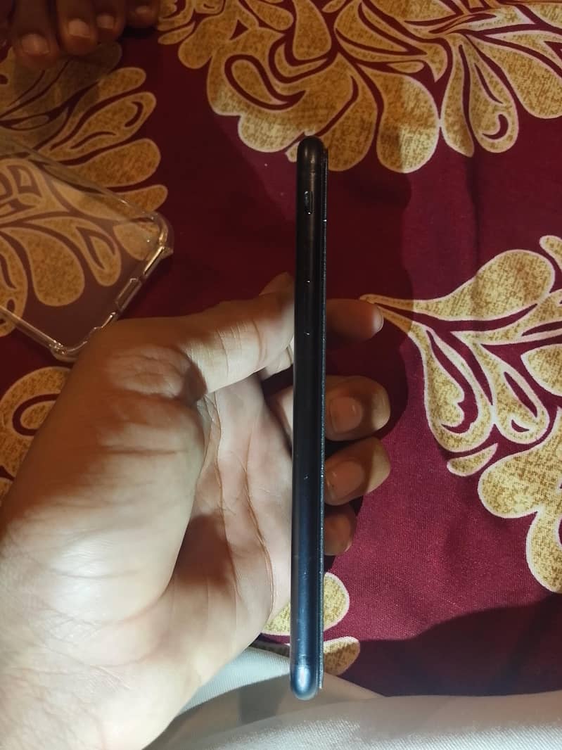 Apple iPhone 7 5