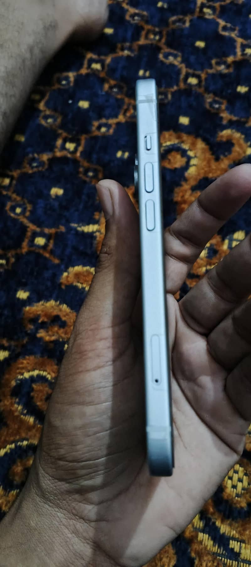 Apple iPhone 15 4