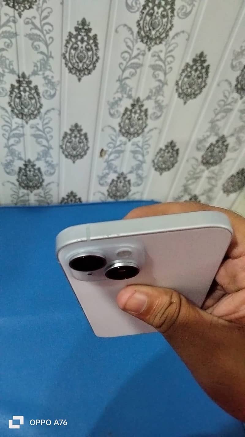 Apple iPhone 15 5