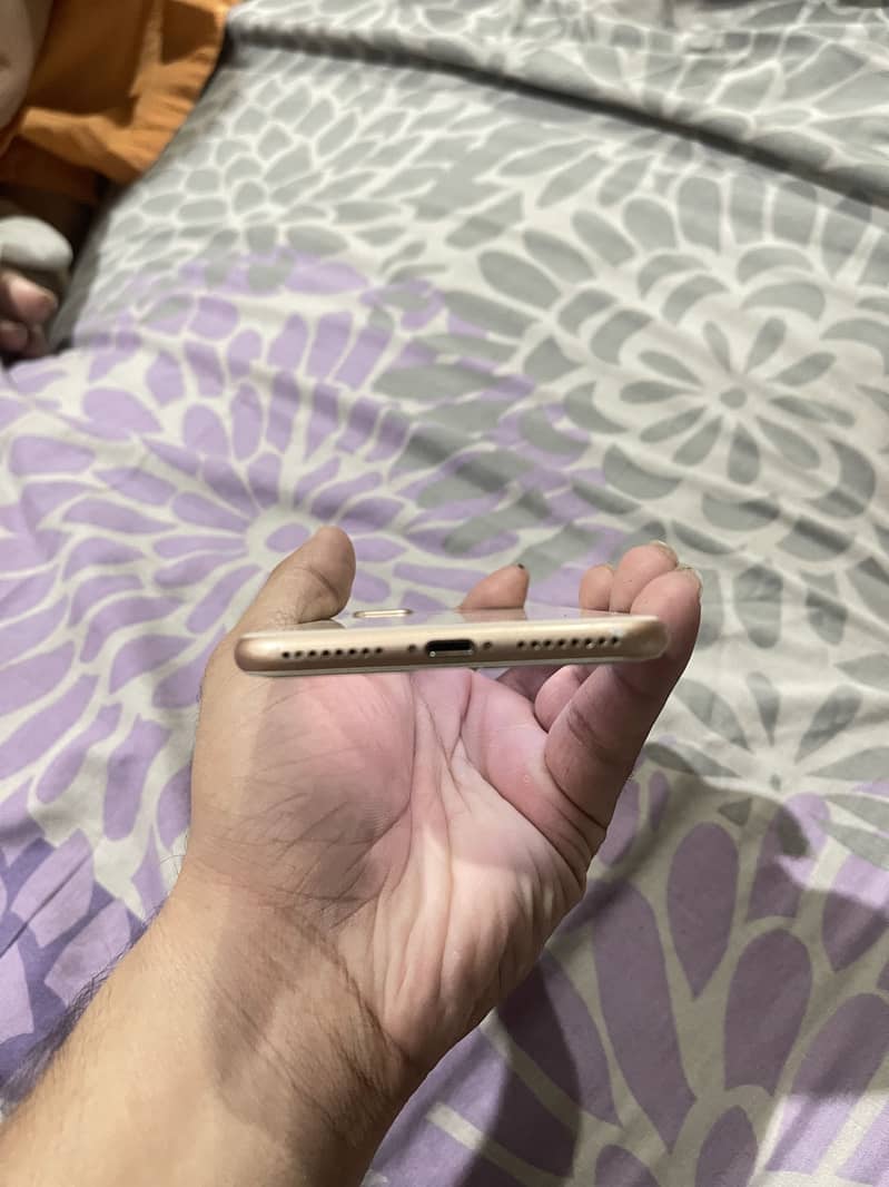 Apple iPhone 8 Plus 6