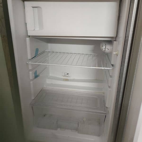 mini fridge 1