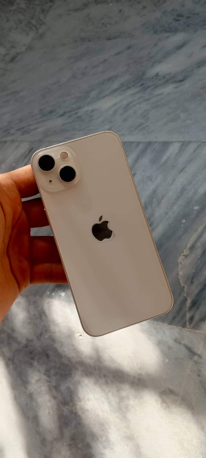 Apple iPhone 13 5