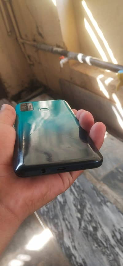 infinix hot 9 play no issue all OK 4/64 condition 10 by 9.5