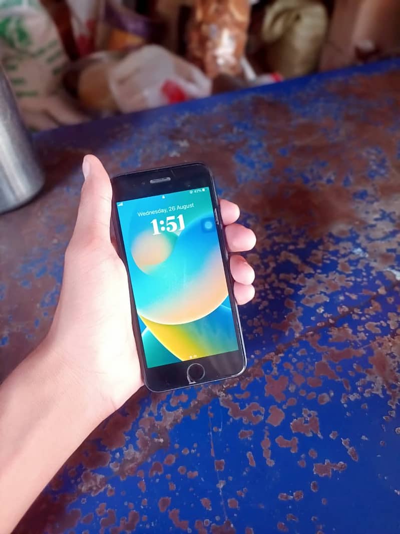 Apple iPhone 8 4
