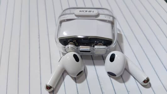 Ronin Snap Earbuds fresh mint condition at affordable price