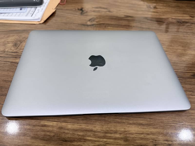 MacBook m3 intel 2017 1
