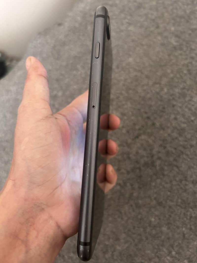 Apple iPhone 8 Plus 4
