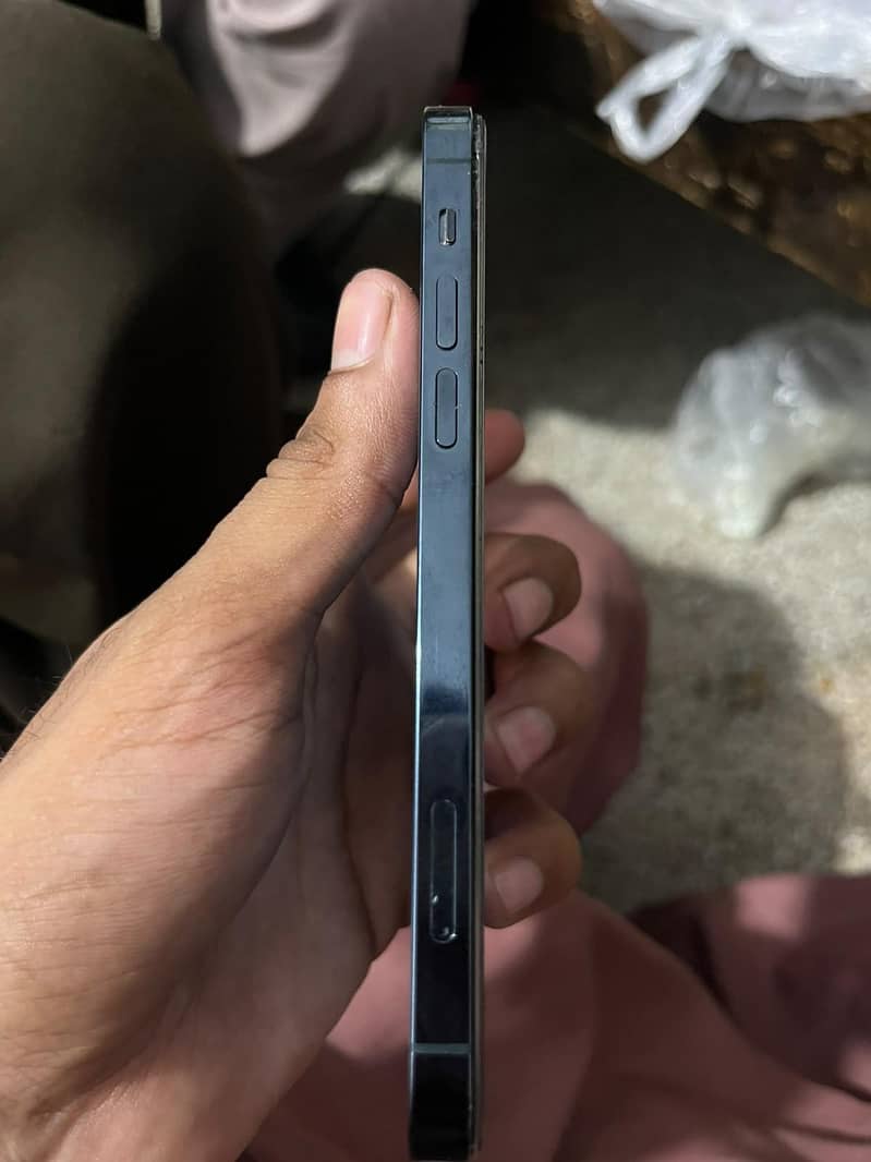Apple iPhone 12 Pro 4