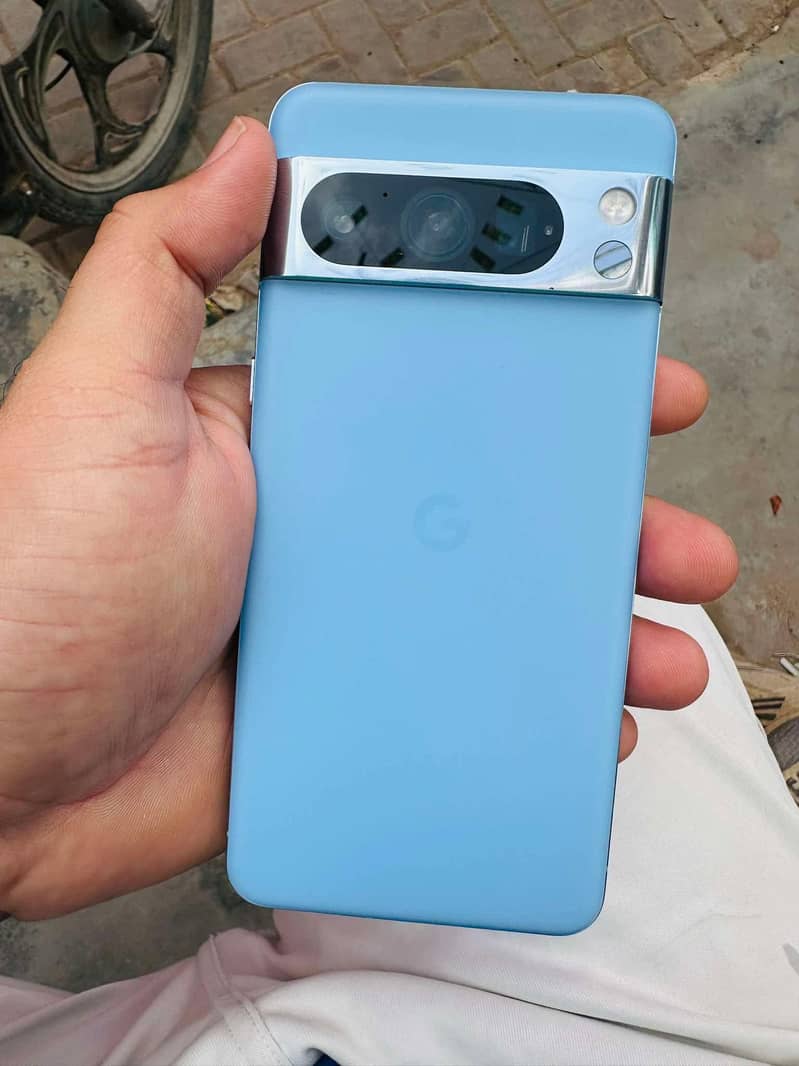 Google Pixel 8 Pro 2