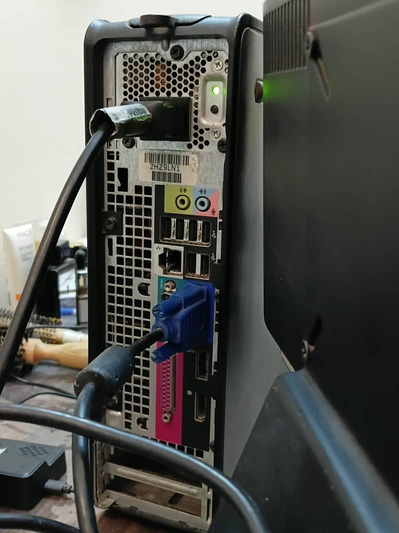 Dell Optiplex 780 With LED, Mouse and keyboard 2