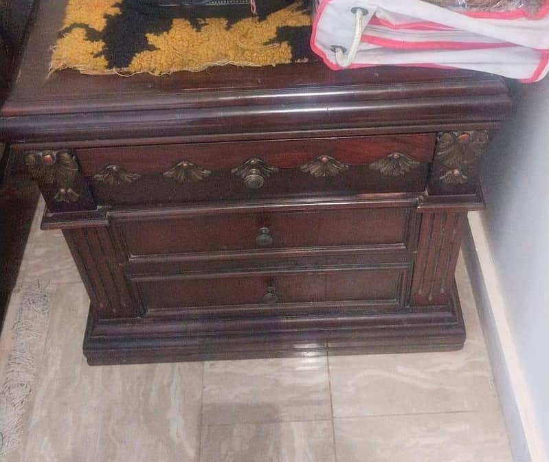 Double Bed Set Without Mattress 1