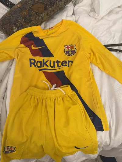 FC Barcelona 2019/20 away full kit