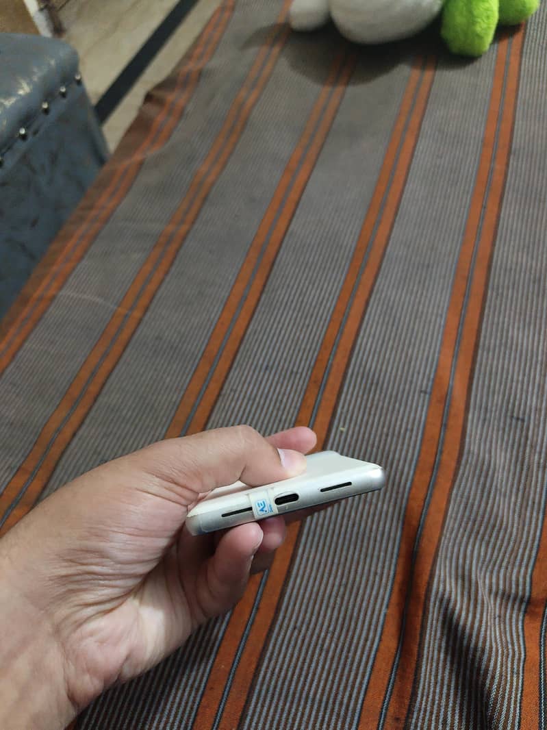 Google Pixel 7 4