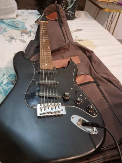 Electric Guitar and Amplifier (Italian import)
