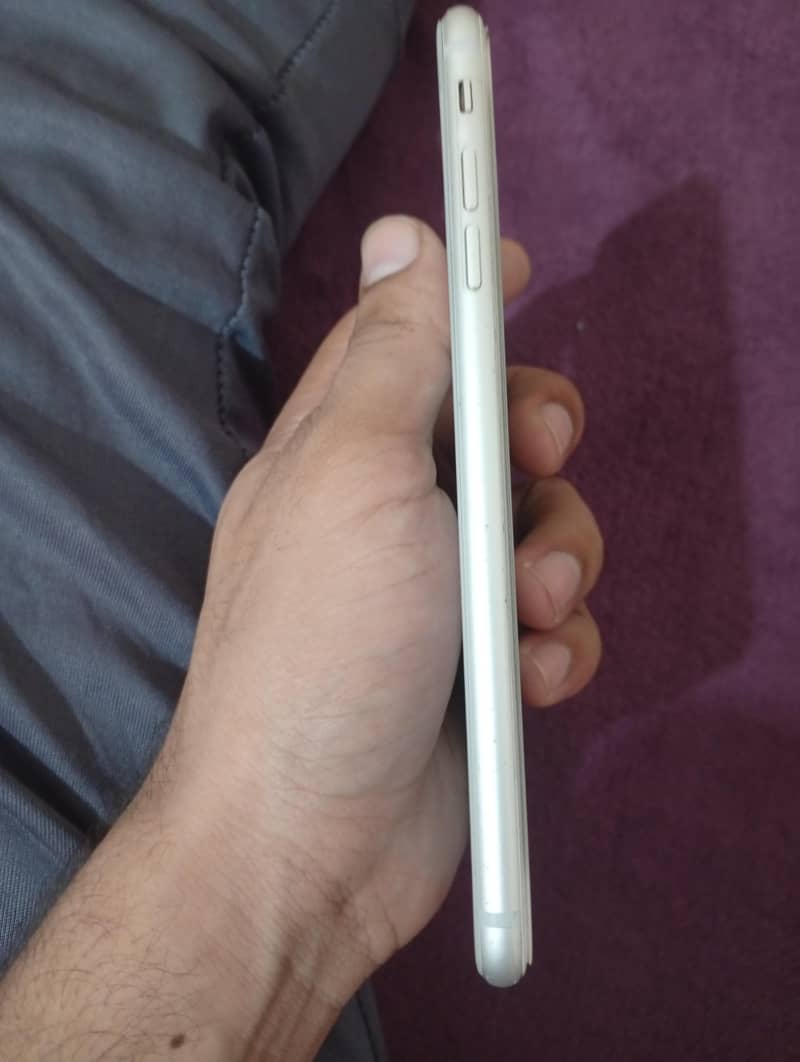 Apple iPhone 8 Plus 1
