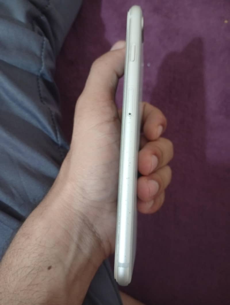 Apple iPhone 8 Plus 3