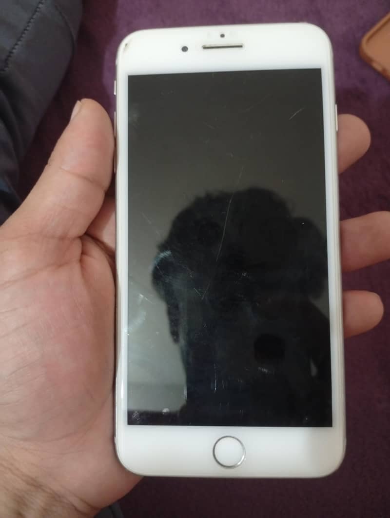Apple iPhone 8 Plus 4