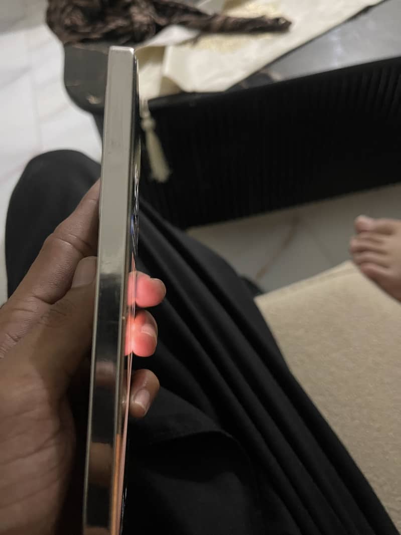 Infinix Note 40 4